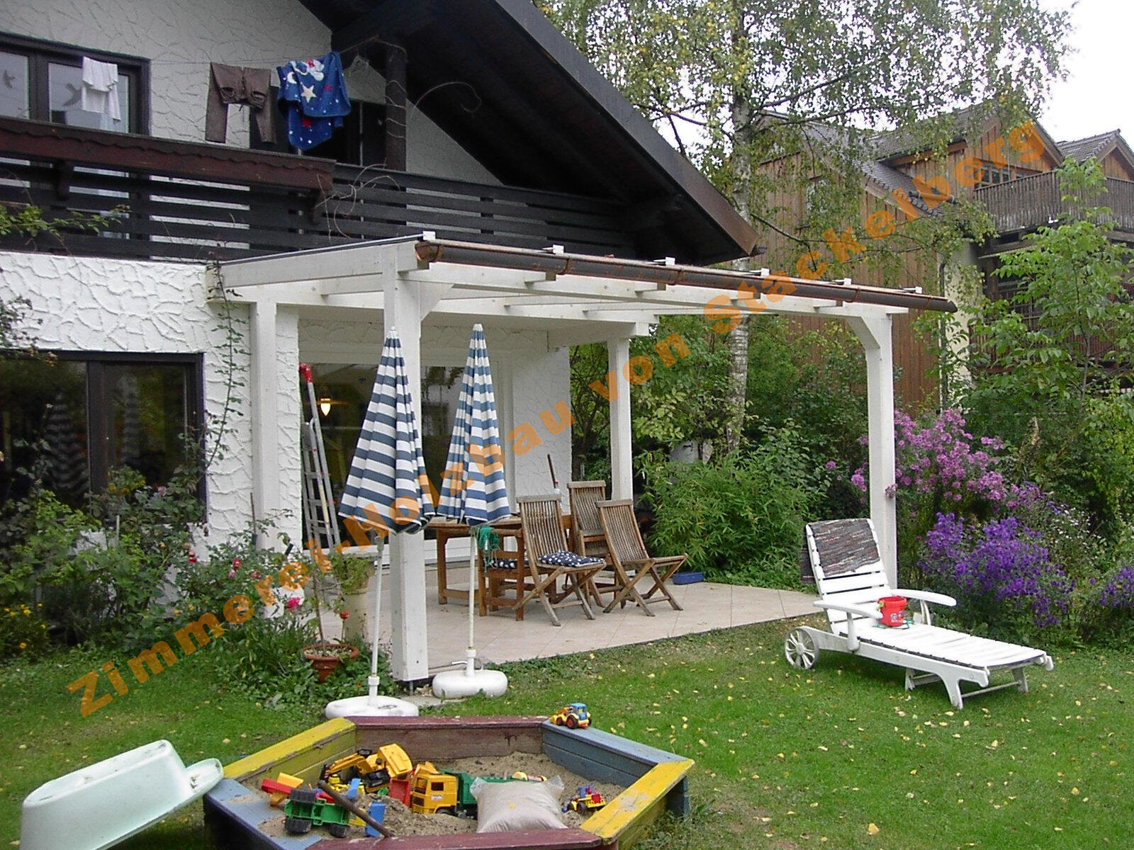 Terrasse und Gartenmöbel von Zimmerei-Holzbau von Stackelberg
